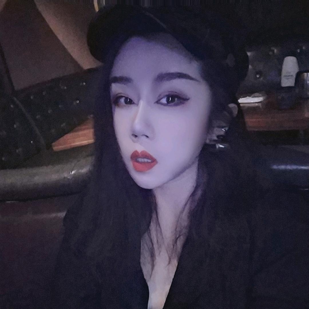 刘莹莹🎤（跑调歌手）