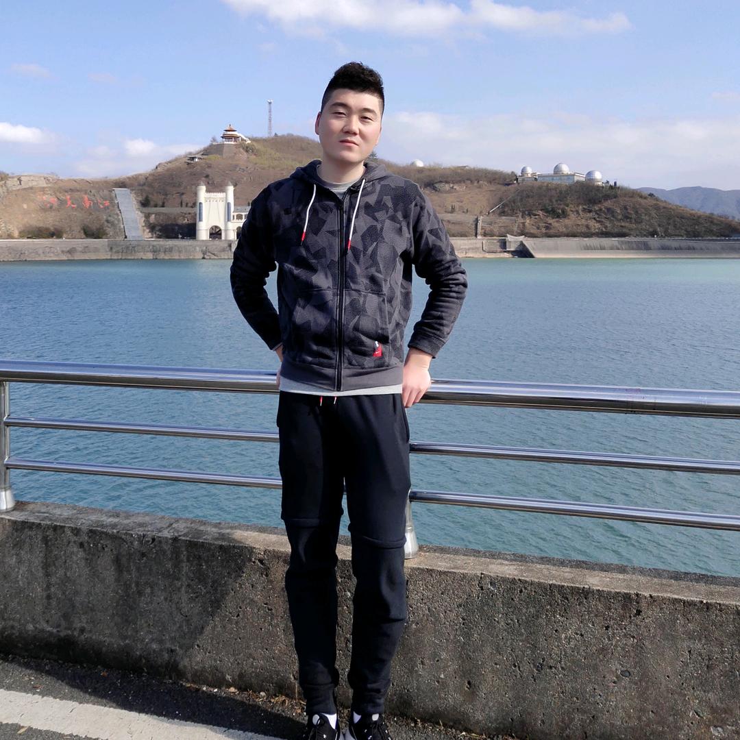 依云小区百信手机店