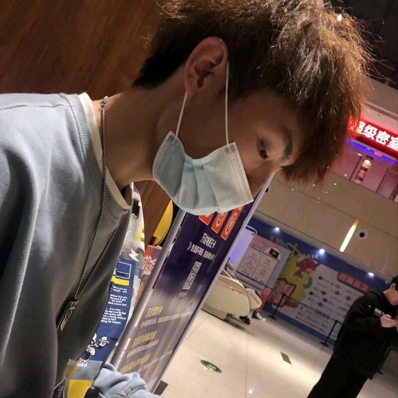 秃头小豪（见过周杰伦和邓紫棋）