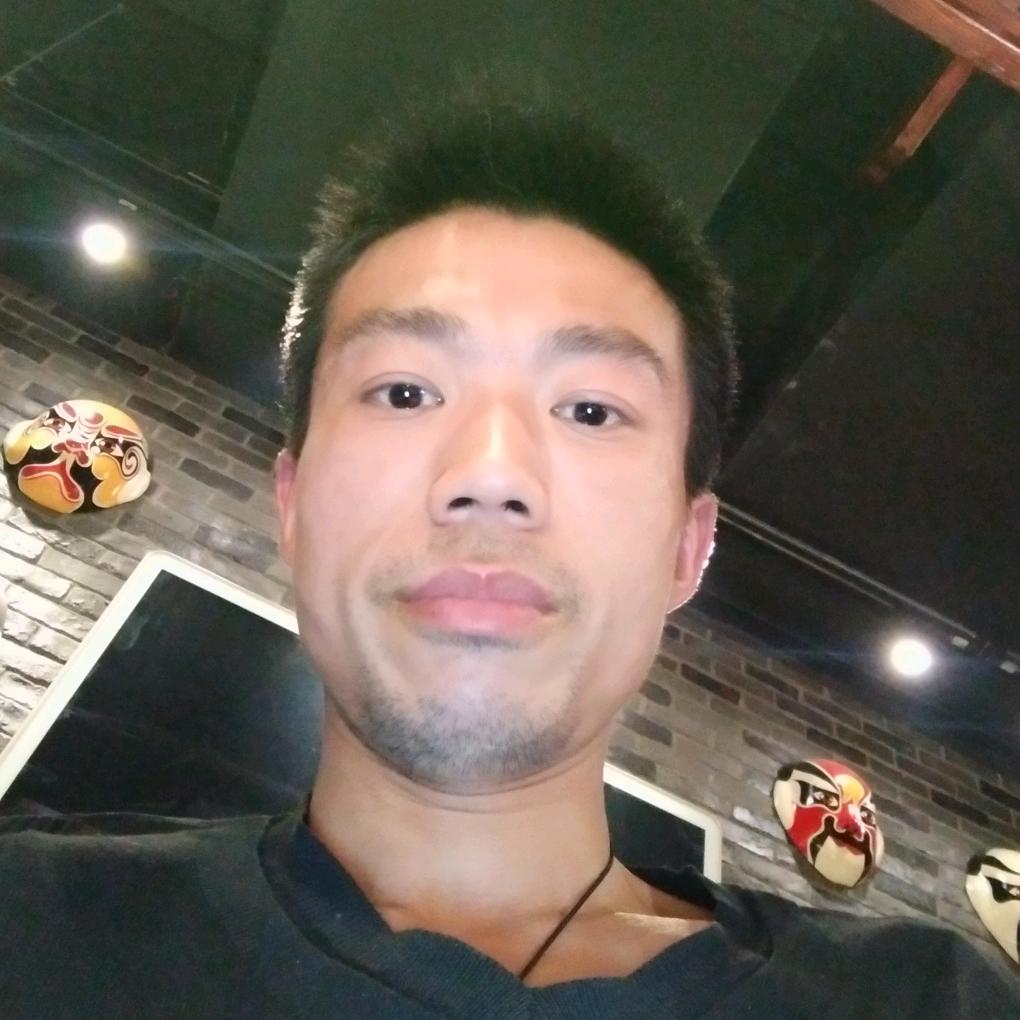 亮亮