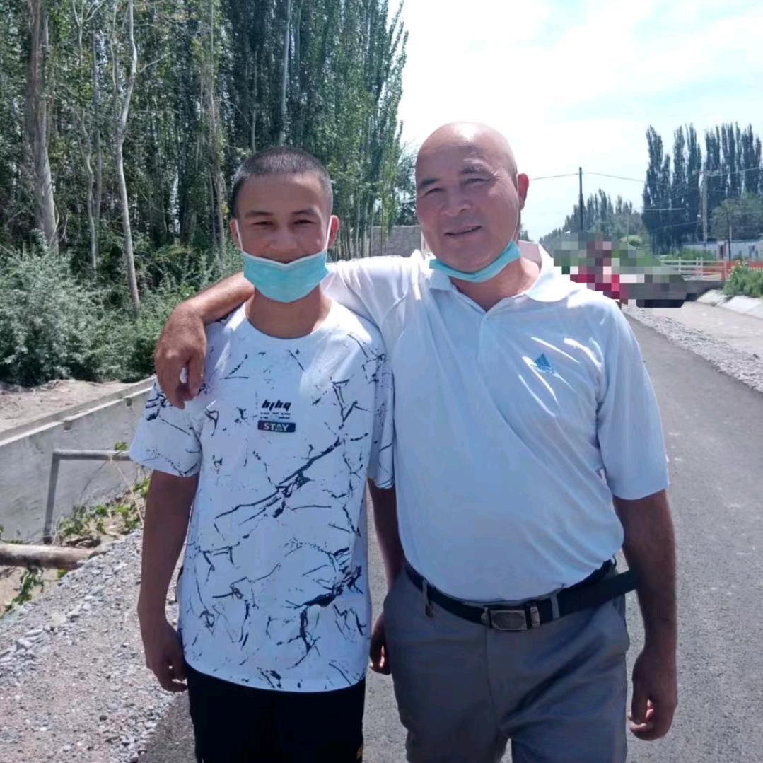 库尔班·努荣拉