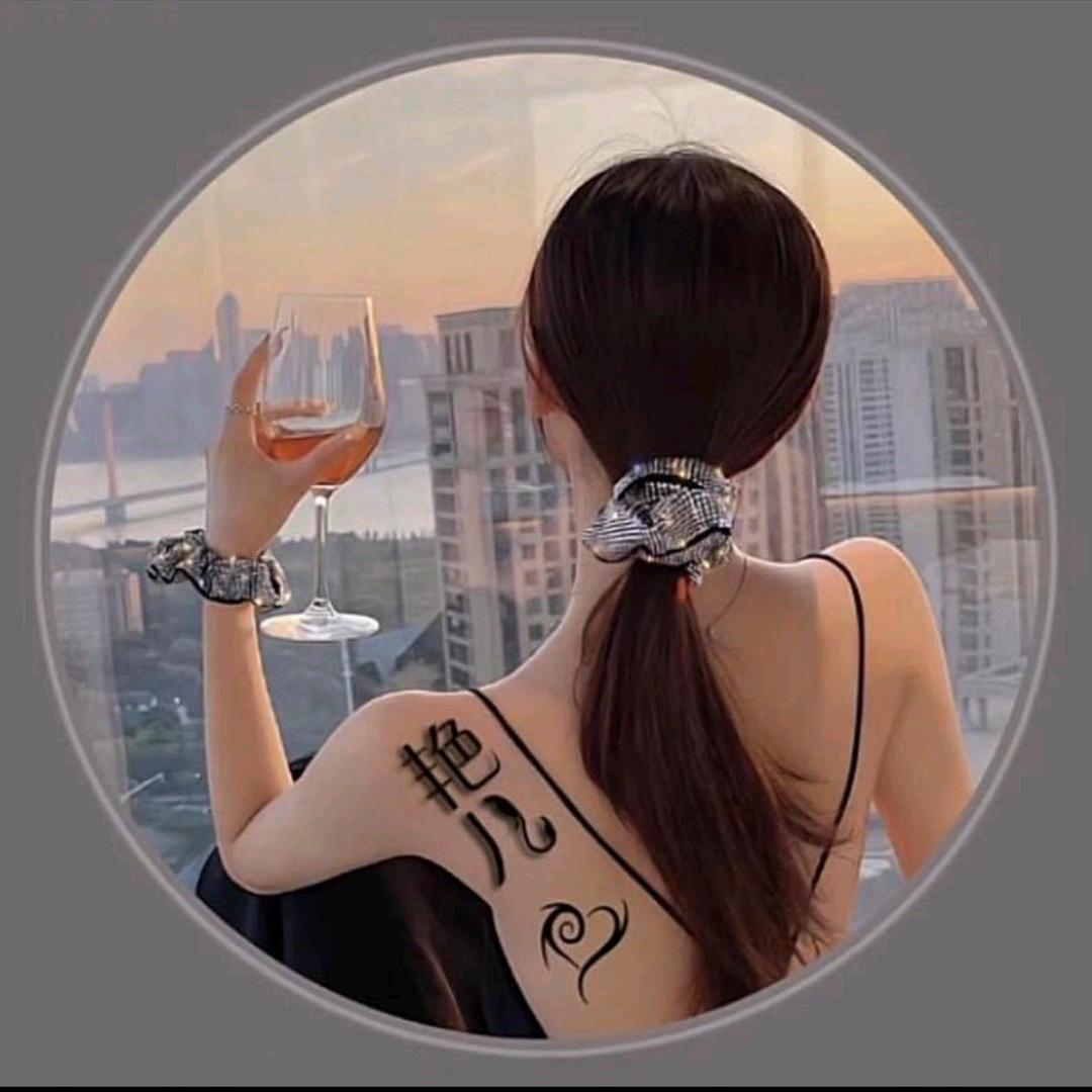 倾国倾城。