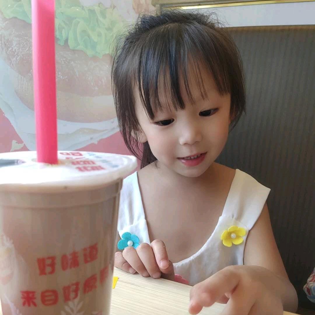 韩、小默