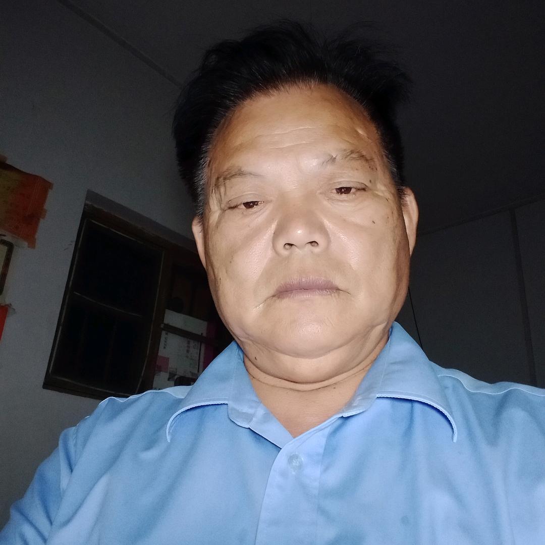 慕春苗
