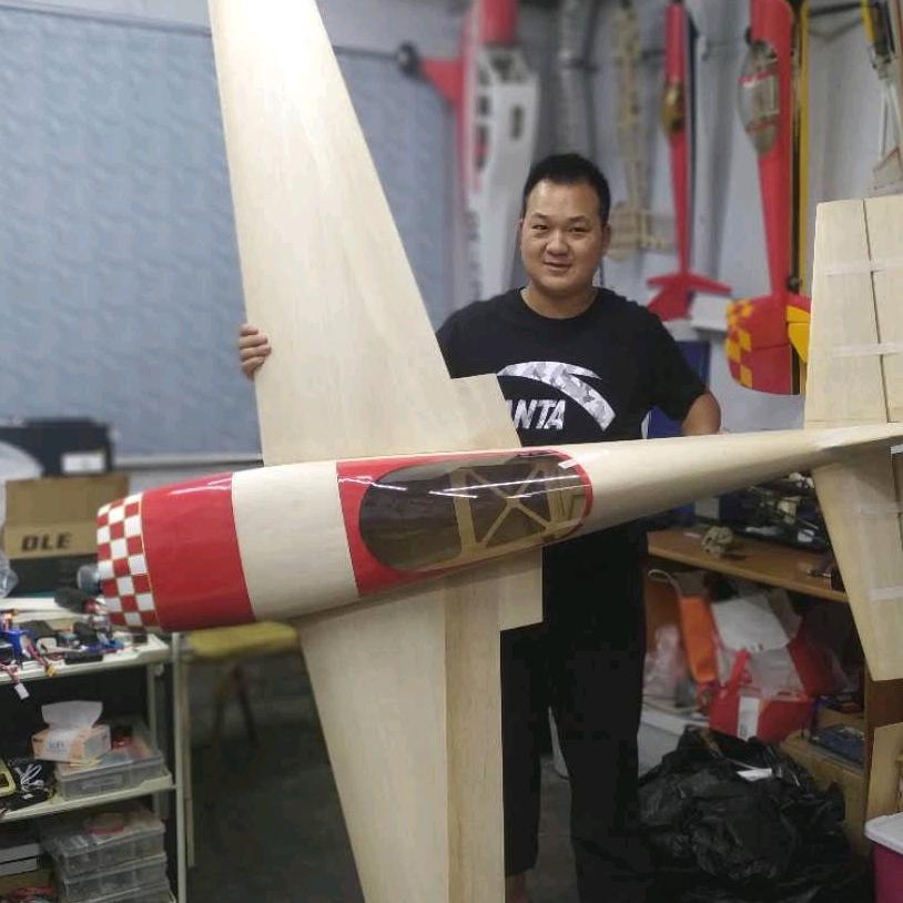 凉山小伙造飞机