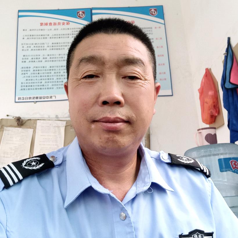 唢呐爱好者，吹拉谈琴样样喜欢