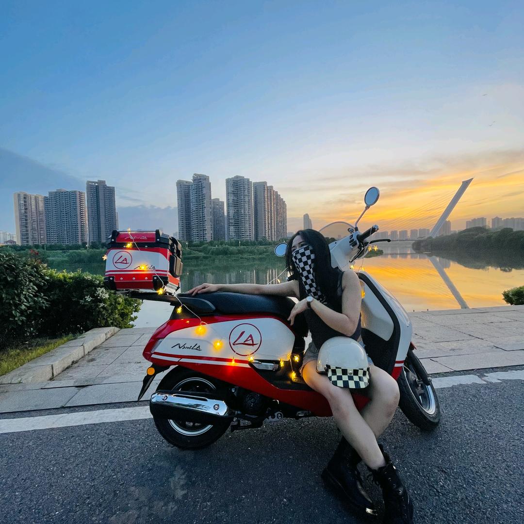 黑锋骑仕之摩女