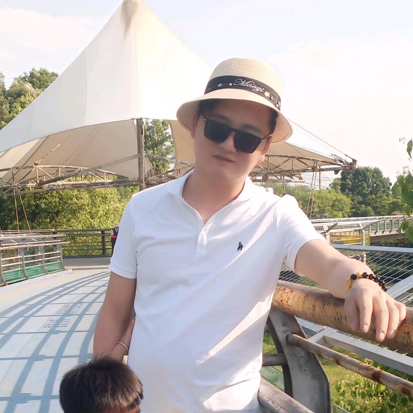 半生风雨，半生殇