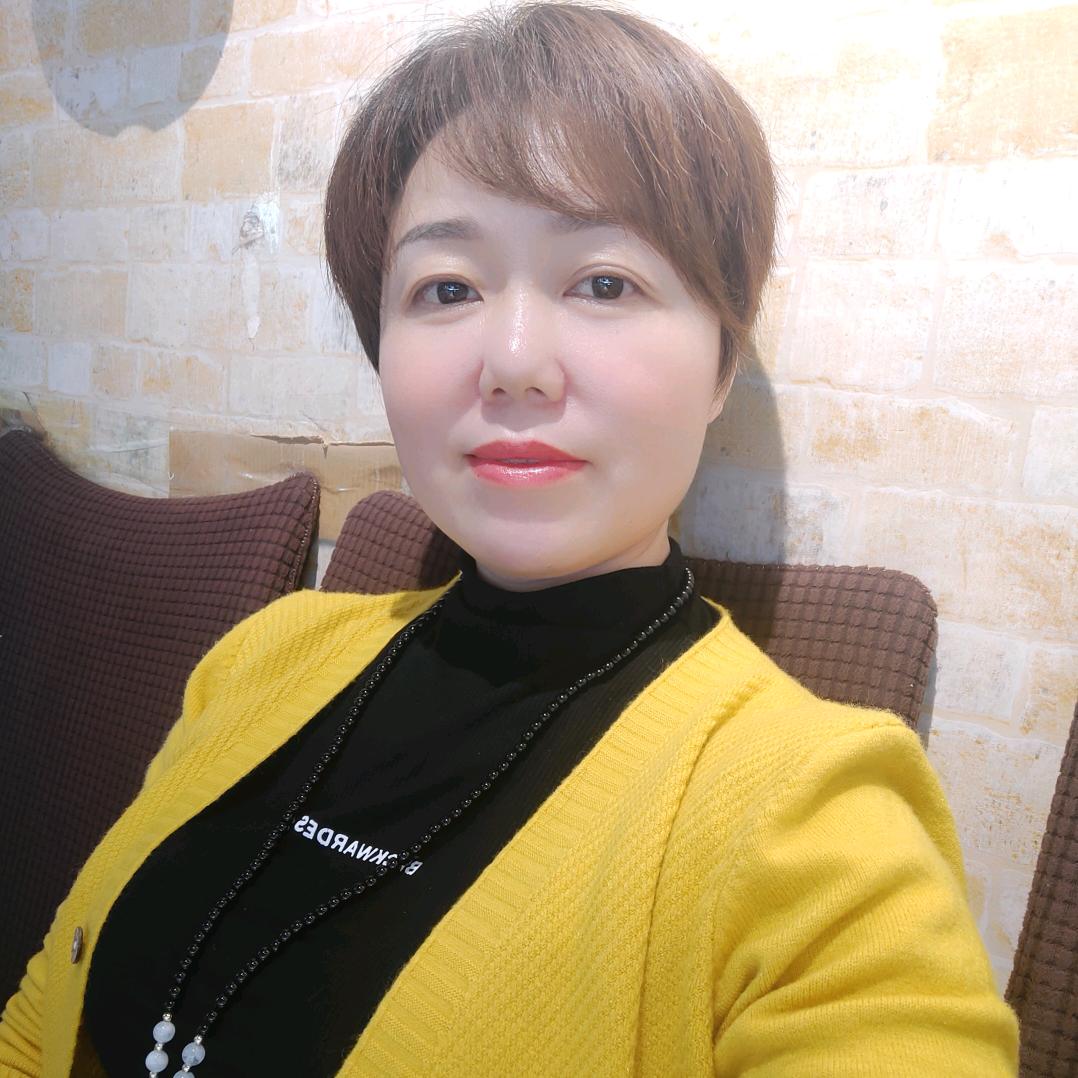 代市镇朵亚眼镜