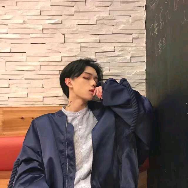 Tur小熊（沉迷游戏版）