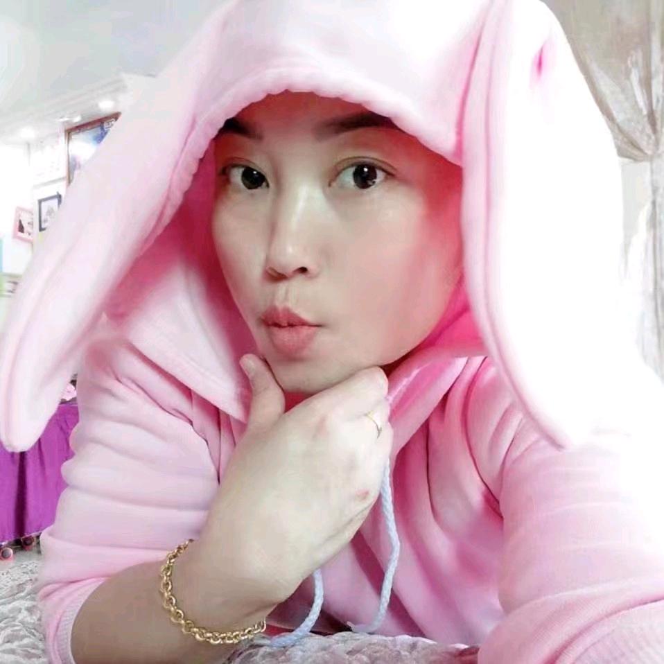丽丽，(美容师)