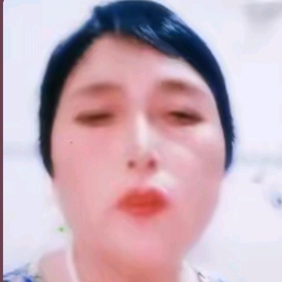 贡秀英.
