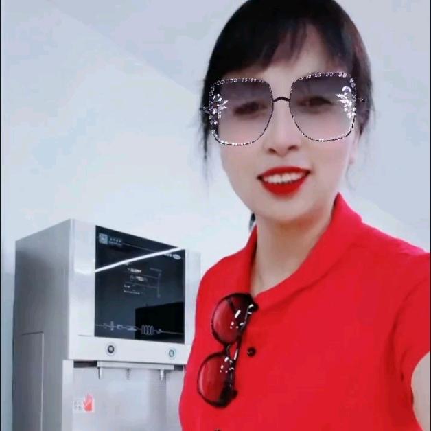 笑开心😄