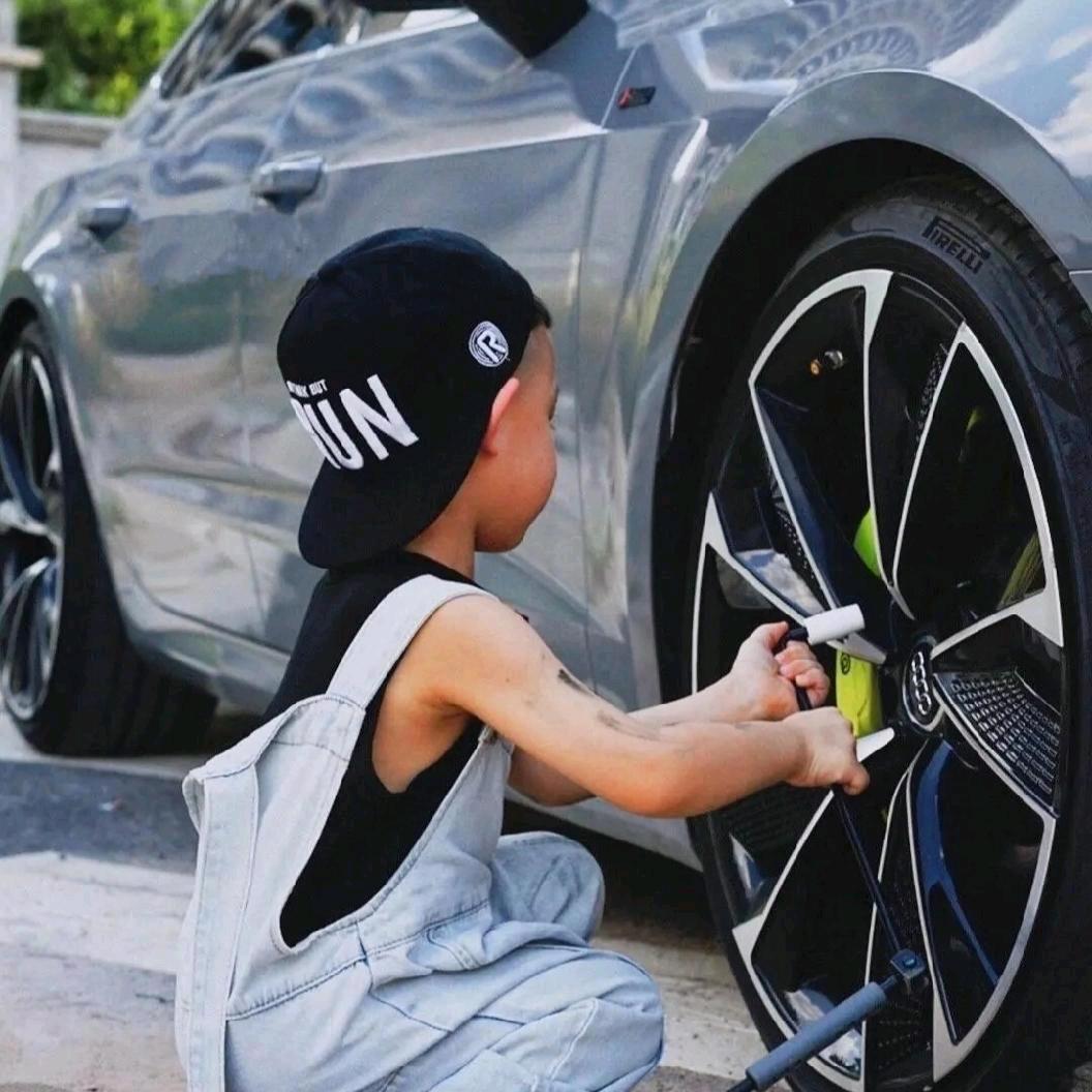 ༺ۣۖ张༒ۣۣۖ⁵²⁰