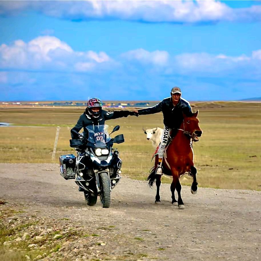 亮亮没事瞎溜达👀