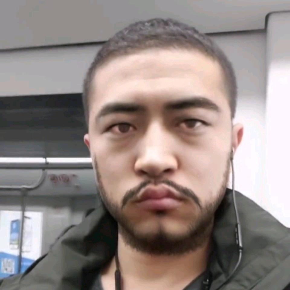 木耳山村长爱钓鱼