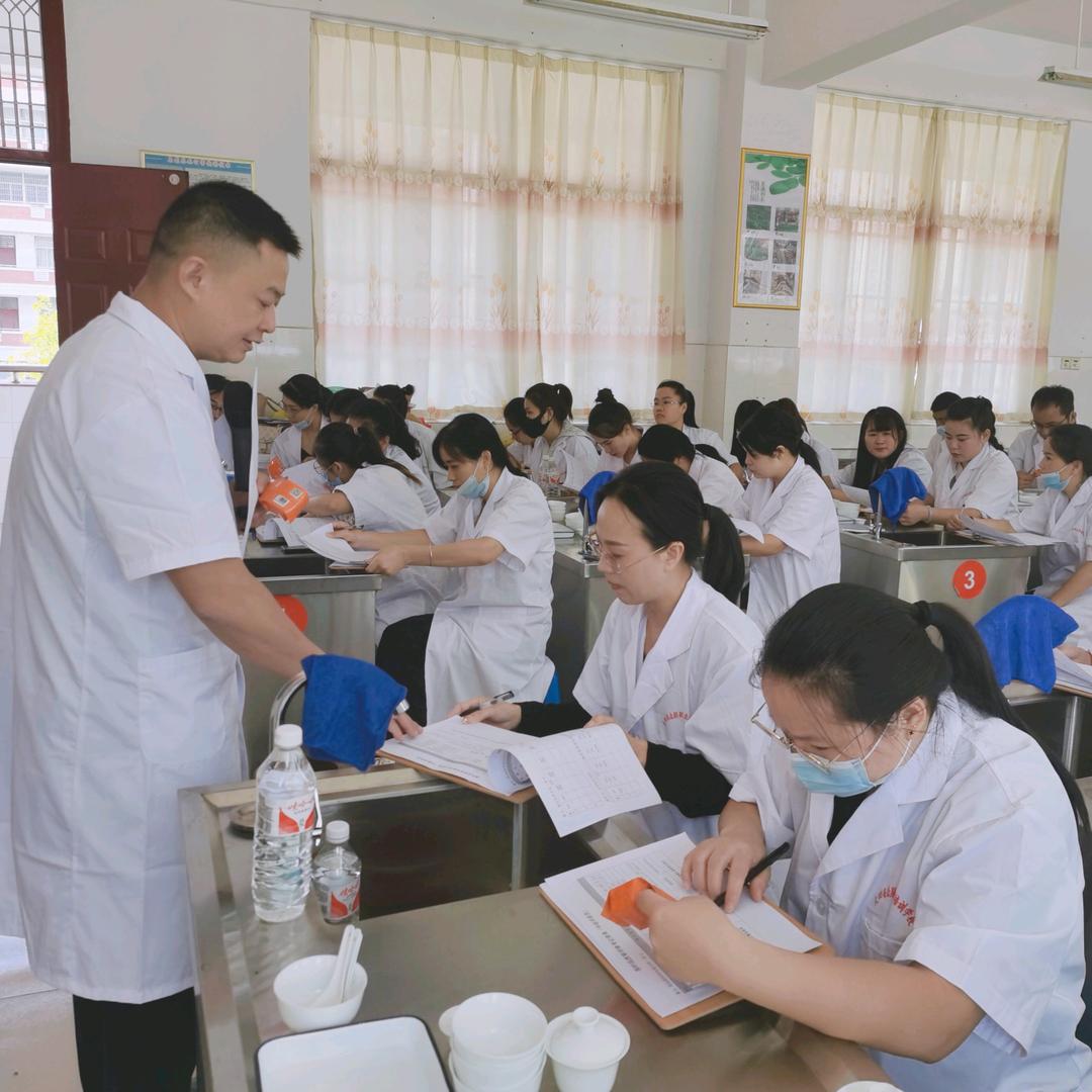 铁骨柔情  周先生