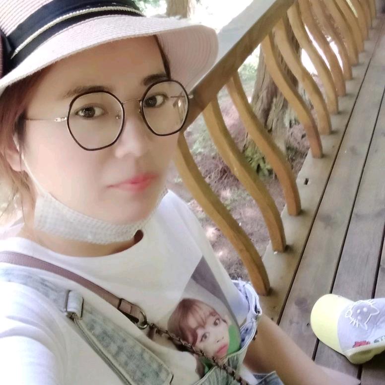 小莉莉