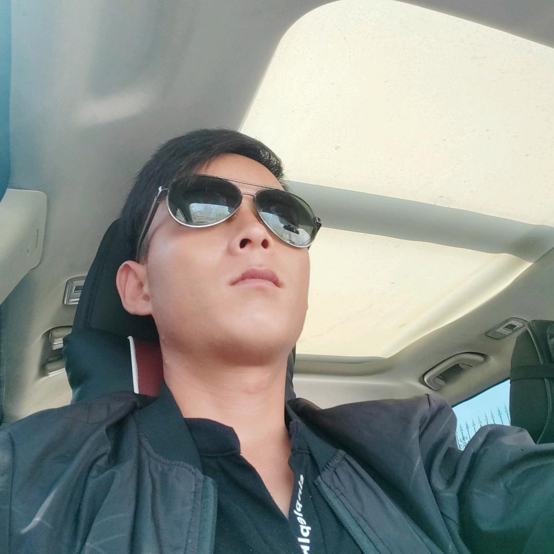 光伏水陆房顶安装团队梁东亮