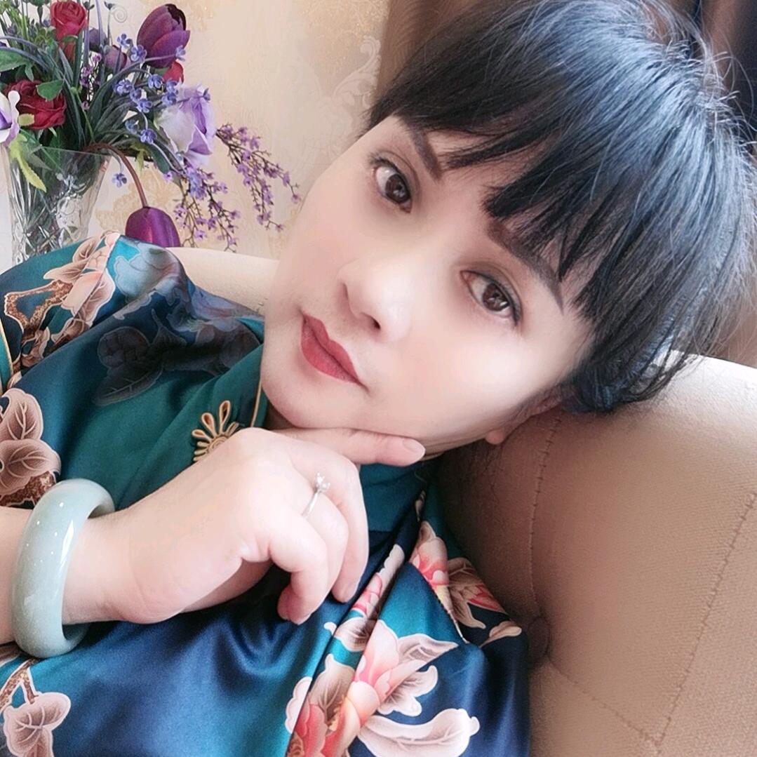 跟着妈妈脚印走.