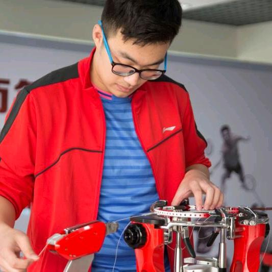 义乌禾舟体育羽毛球网球穿线