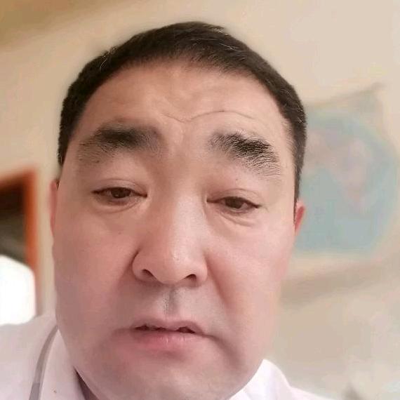 雲飞，