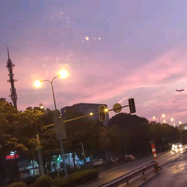 性格坦荡不讨喜    (づ ●─● )づ