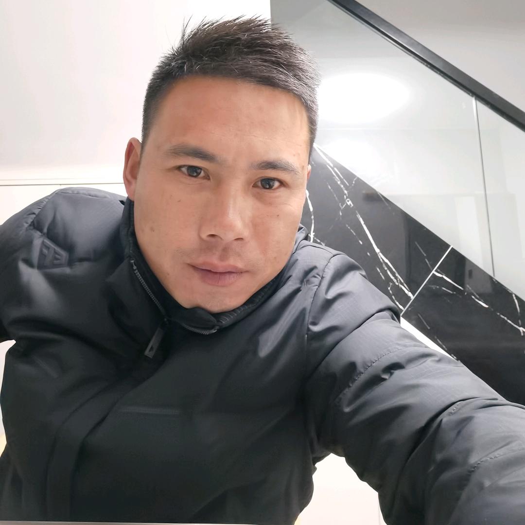 许伟，大小随车吊出租，废品回收