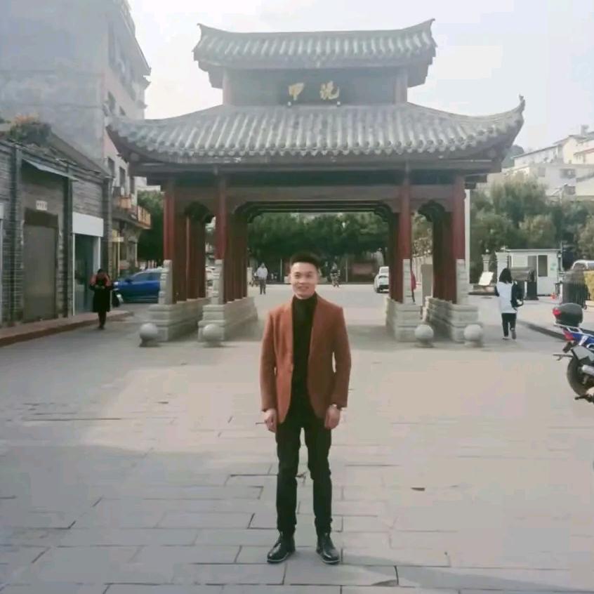 牦牛山黑小猪烧烤