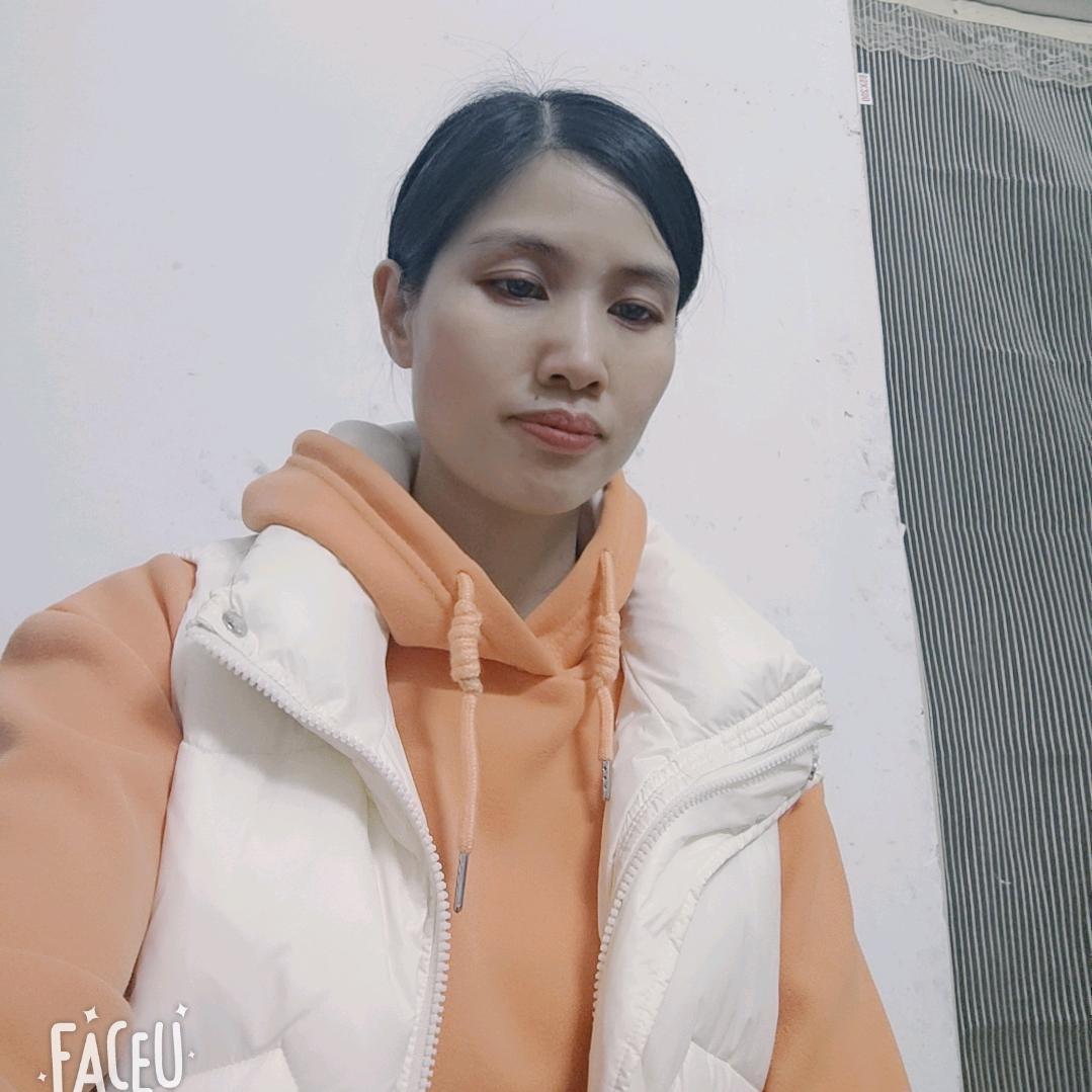 宏发全屋定制衣柜厂小廖