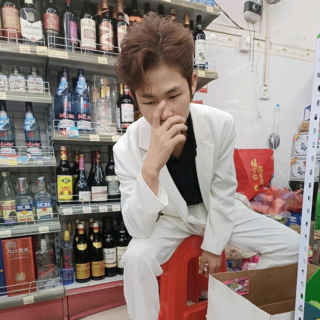 爱理造型设计中心店长阿成