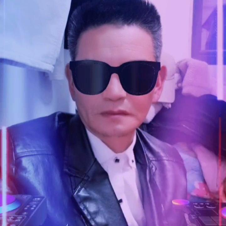 新时代的奋斗者