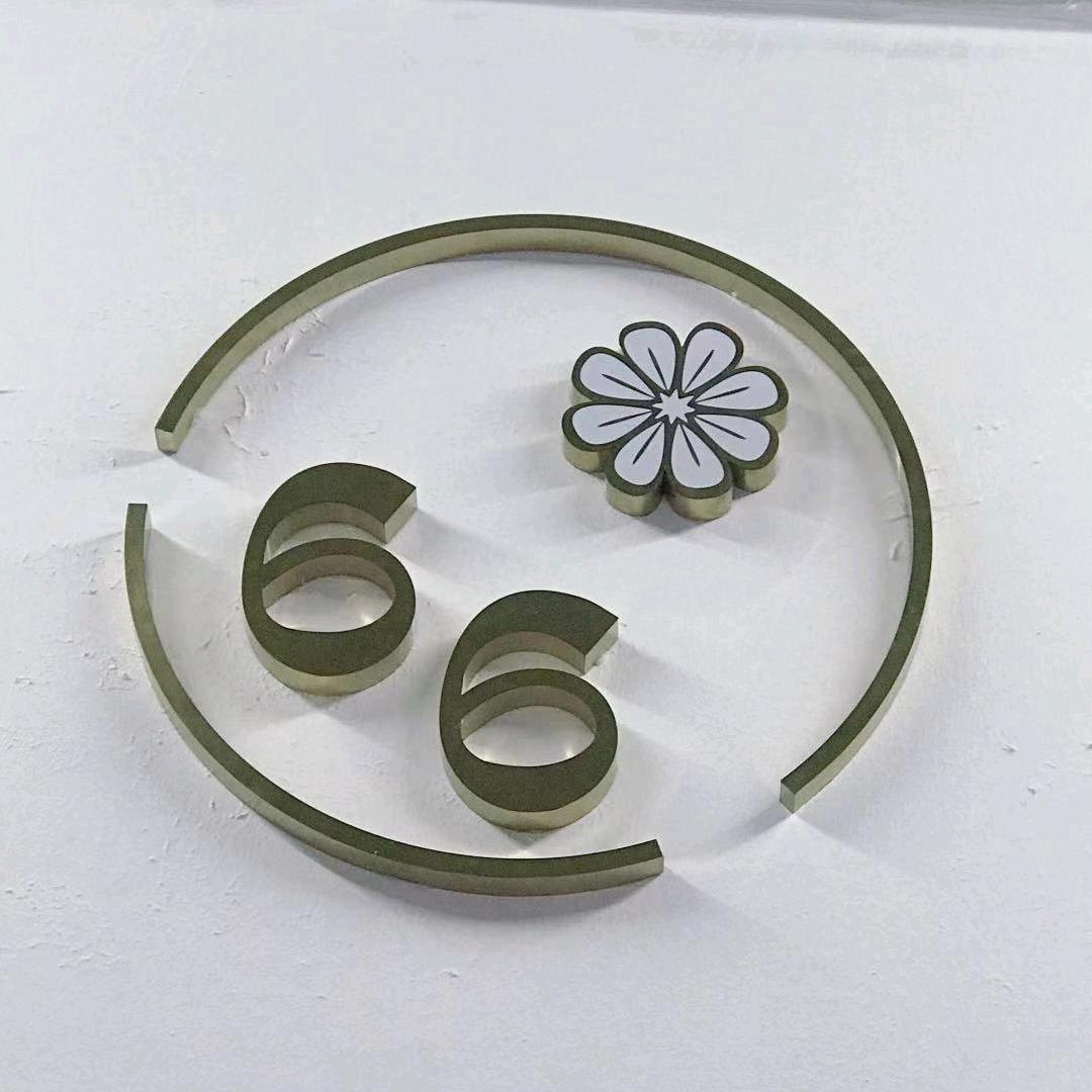 66 女装