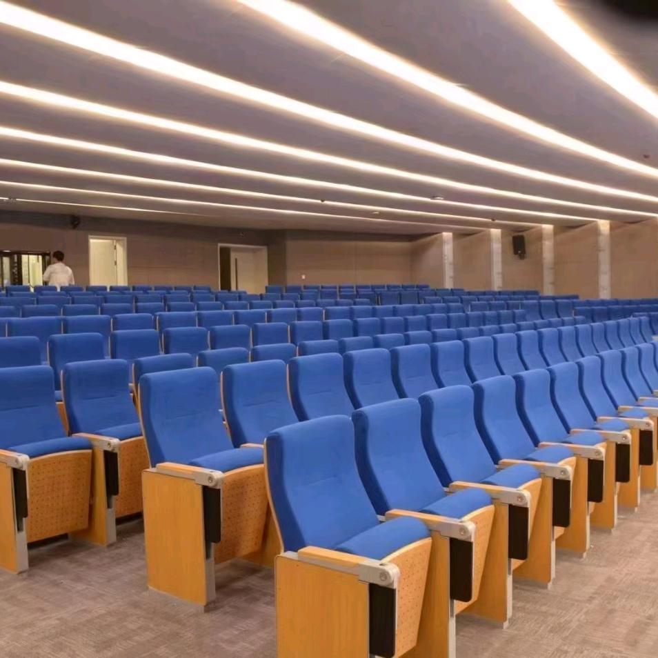 广东朋越椅业 吴桂芳