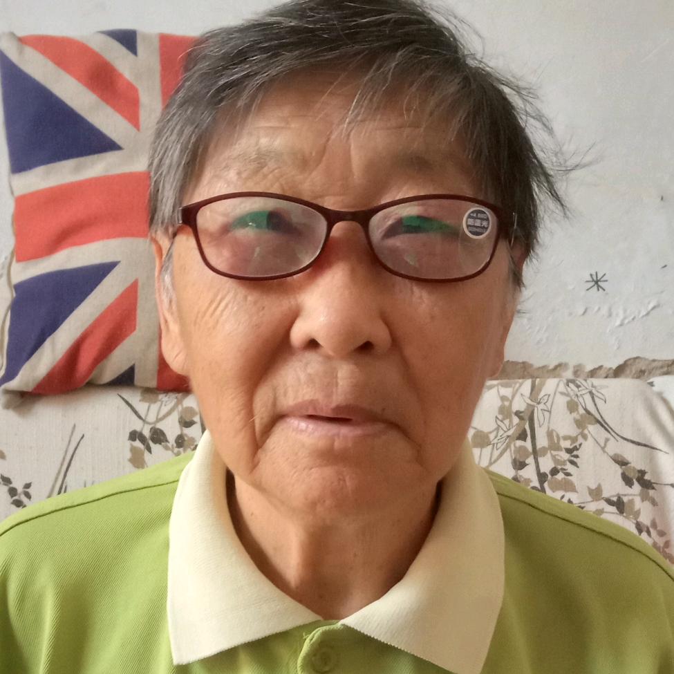 农村大妈早上六点五十