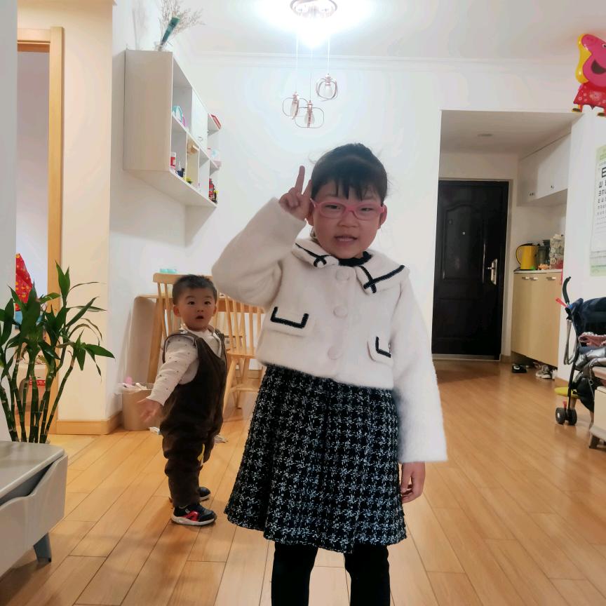 何姑娘
