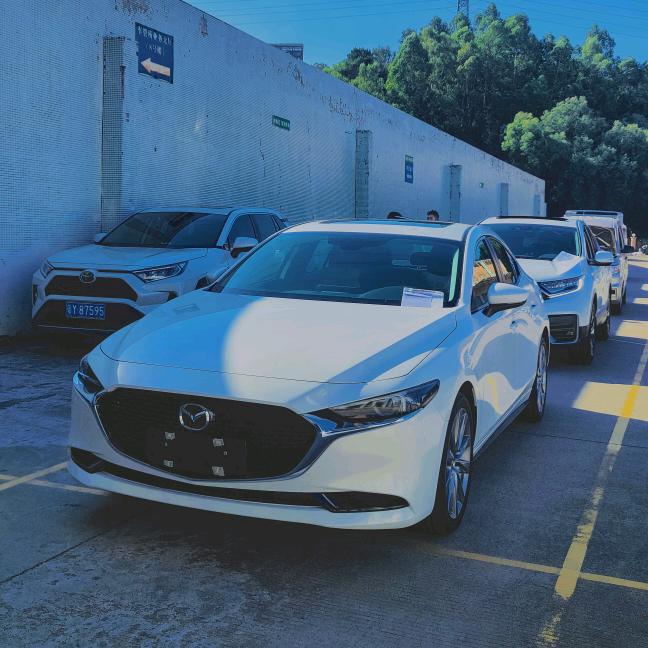 小昂〔MAZDA〕在路上📷
