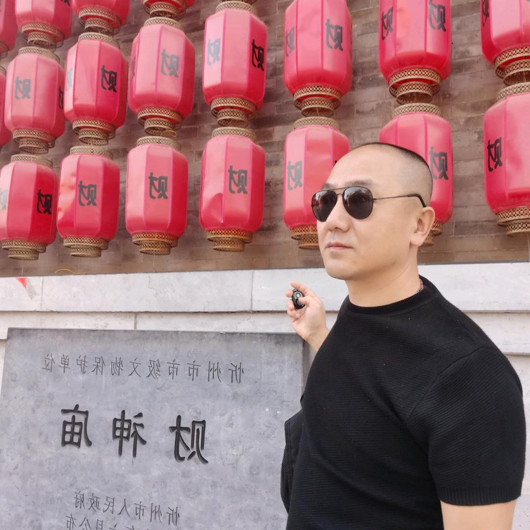 男人像海洋