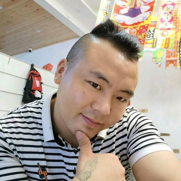 秀山龙池.张先生！