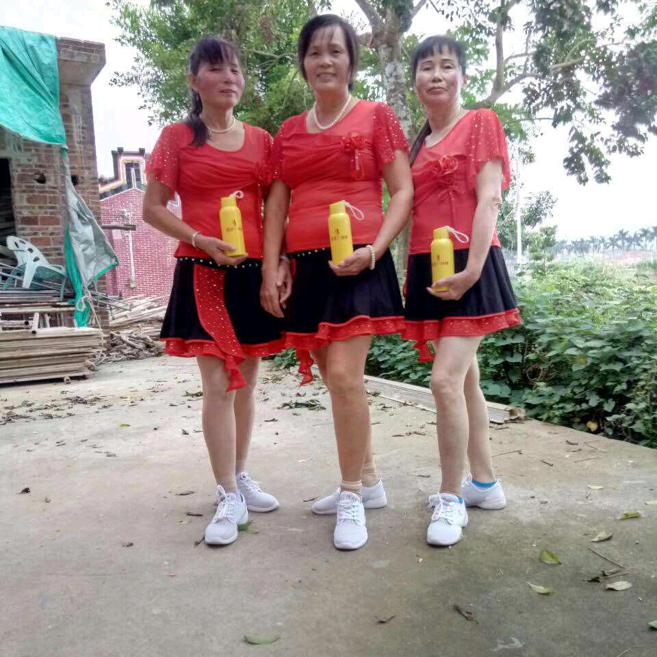 陈陈爱跳广场舞