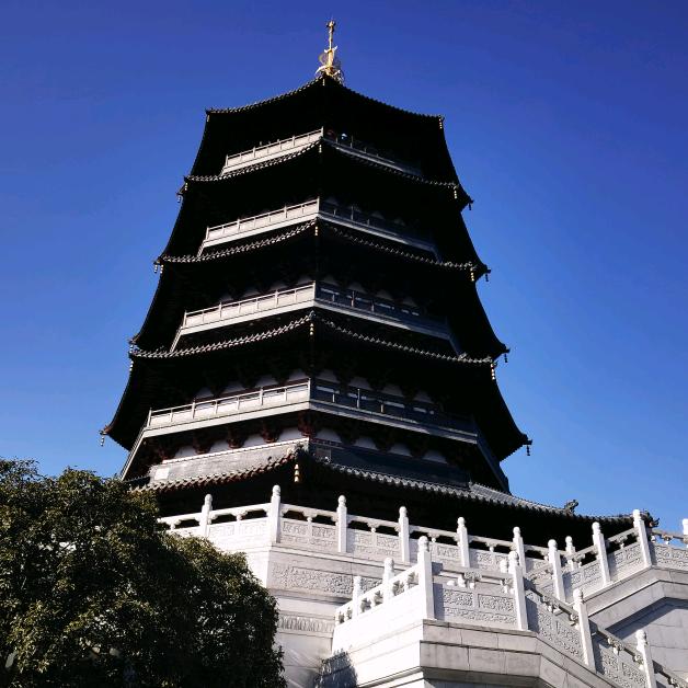 风吹过的街角