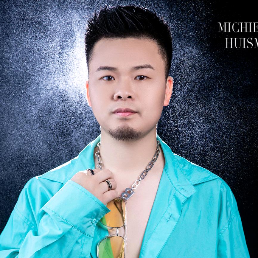 天门减龄发型烫染设计 胡子文文