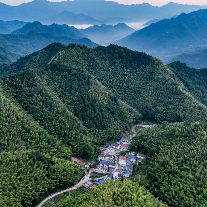 90后回乡村创业守村新农人小飞