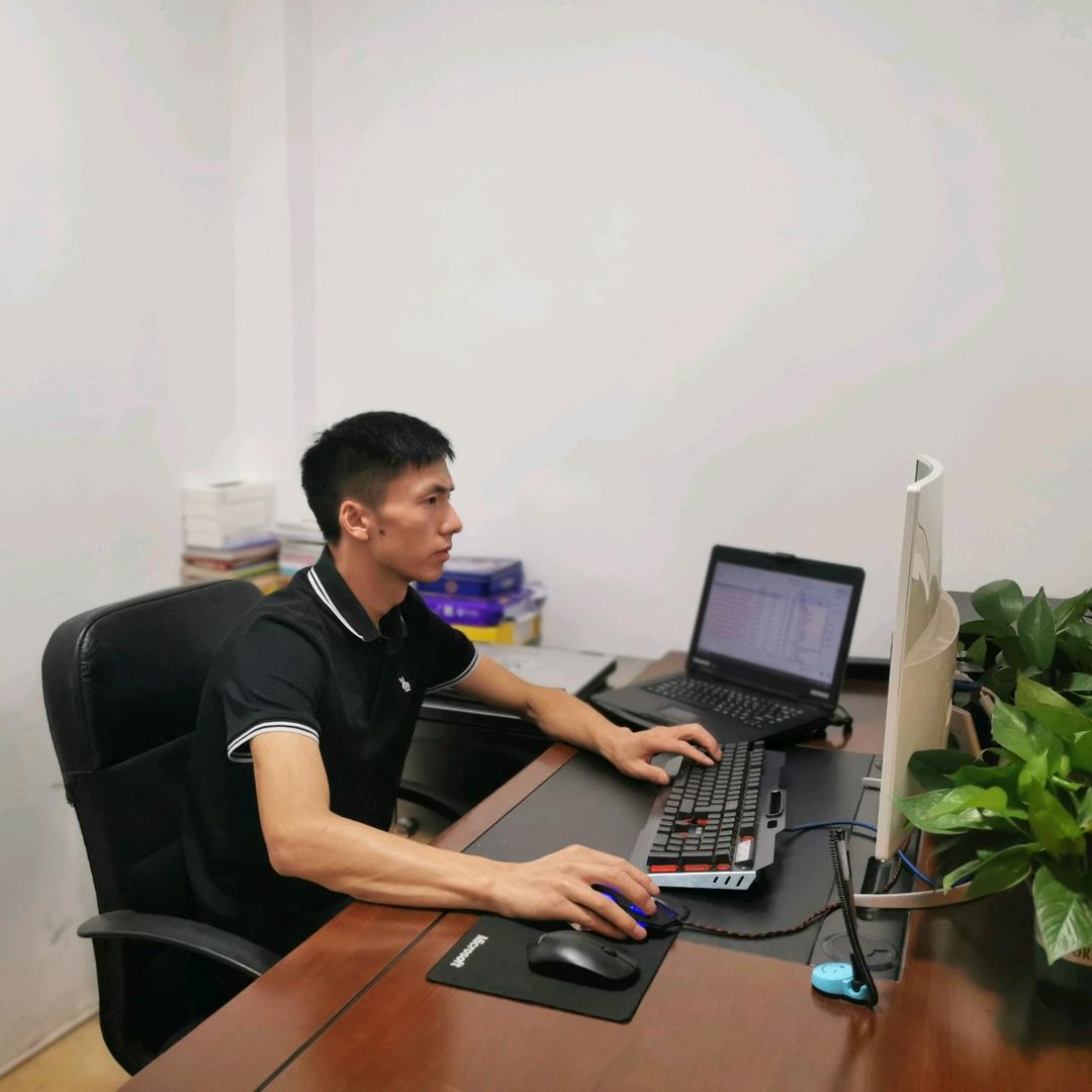 成都名品德系维修改装～蒋总监