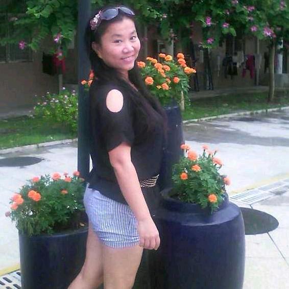 红红honghong715259