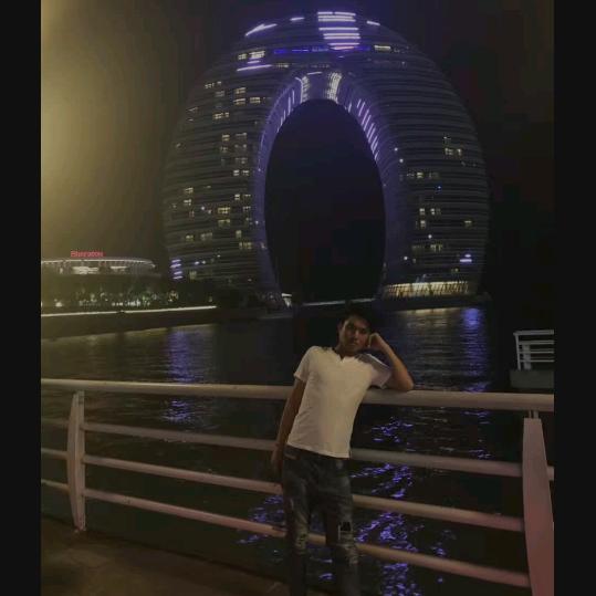 现在孤独的一个人过真的好烦