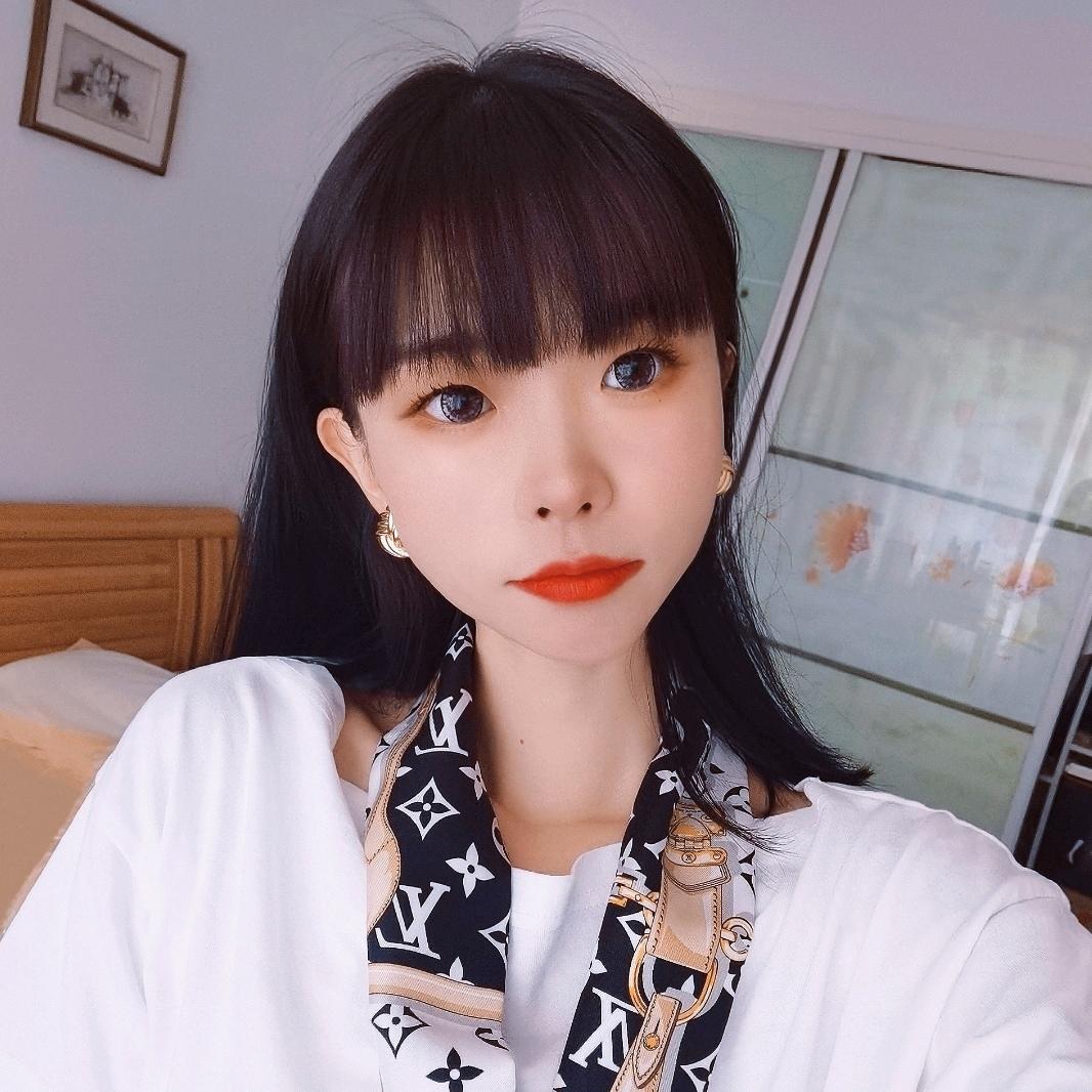 雨雨子（目维眼镜👓）