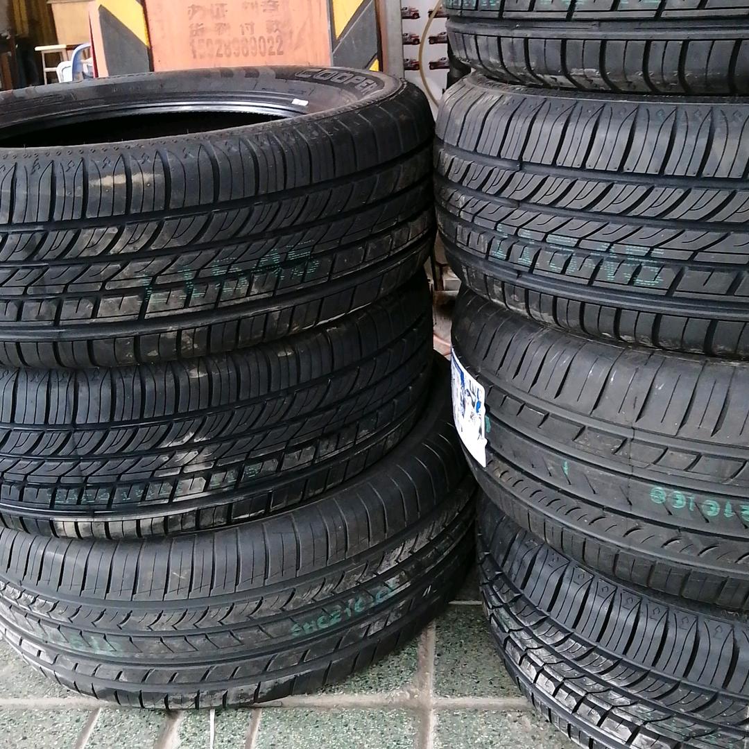 李华安轮胎专卖，定位，补胎，施救，保养。