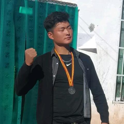 凉山阿伟爱运动 摔跤冠军