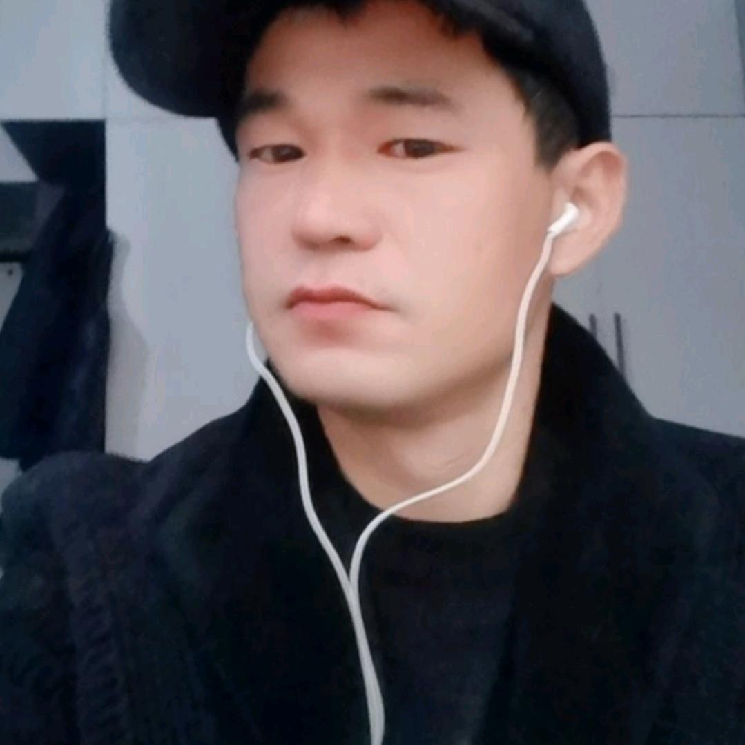 跑调的建哥